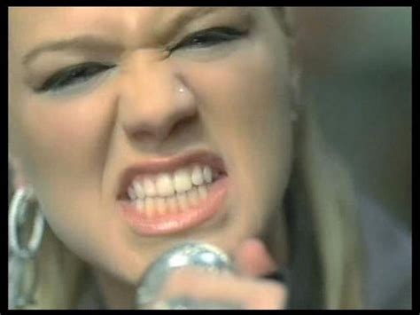 Picture of Kelly Clarkson in Music Video: Walk Away - kelly-clarkson-1365956980.jpg | Teen Idols ...