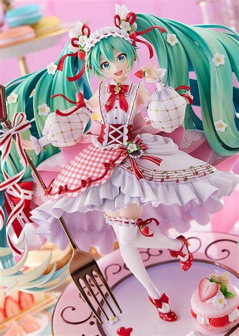 Vocaloid Hatsune Miku Strawberry Motif (15th Anniversary) 1/7 Scale Fi– USA Gundam Store