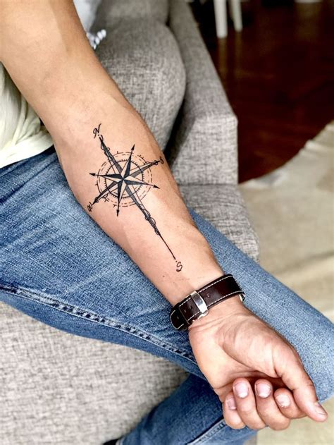 Mountains Compass Tattoo Symbol Tourism Rock Vector de stock (libre de regalías) 666397822 – My ...