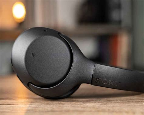 Sony launches wireless noise-cancelling headphones