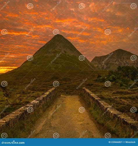 Old Sligachan Bridge in Scotland at Sunrise Stock Image - Image of ...