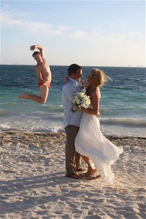 The Best Of Wedding Photobombs - 16 Pics