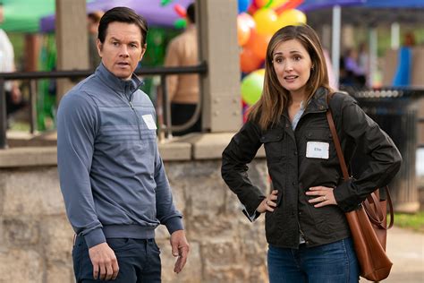 Mark Wahlberg e Rose Byrne adotam três crianças em trailer de nova comédia - Pipoca Moderna