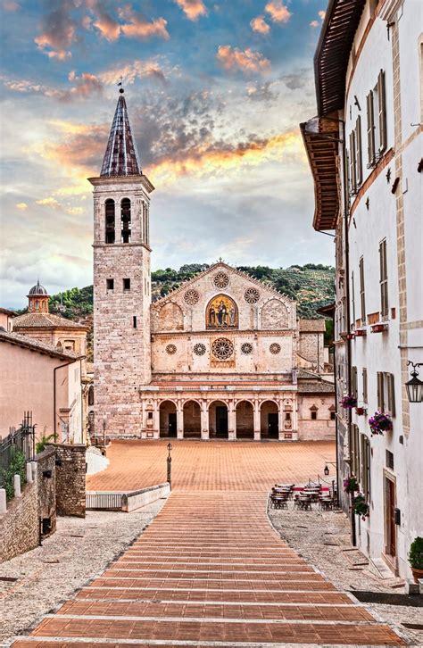 The Cathedral of #Spoleto, #Umbria originally built in the Romanic ...