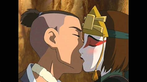 Sukka (Sokka and Suki) ~Kissing~ - YouTube