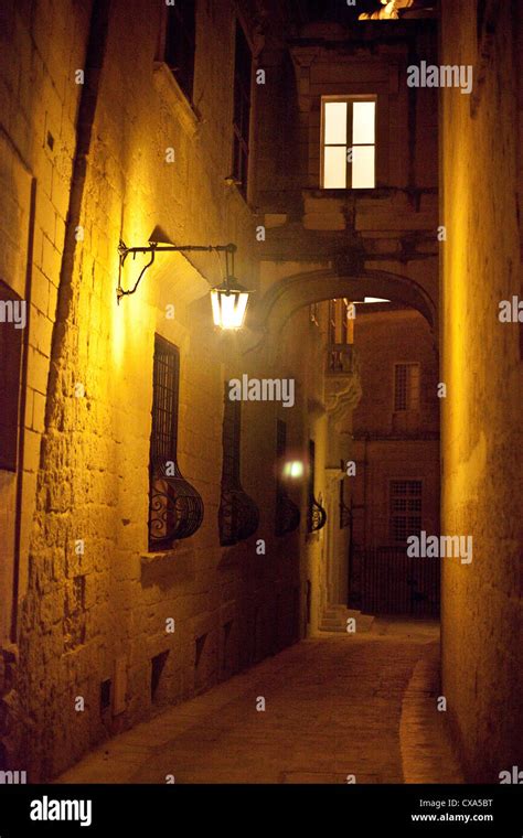 Mdina Malta at night Stock Photo - Alamy