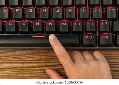 582 afbeeldingen voor spacebar: afbeeldingen, stockfoto‘s en vectoren | Shutterstock