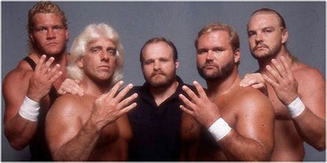 5 Ways The Four Horsemen Was Ric Flair's Best Stable (& 5 Ways It Was Evolution)