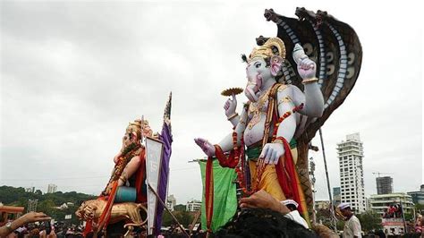 Ganpati Pandals In Mumbai To Visit This Ganesh Festival: TripHobo