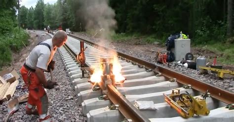 Science Wind: Railroad thermite welding - Thermite Reaction -Science ...