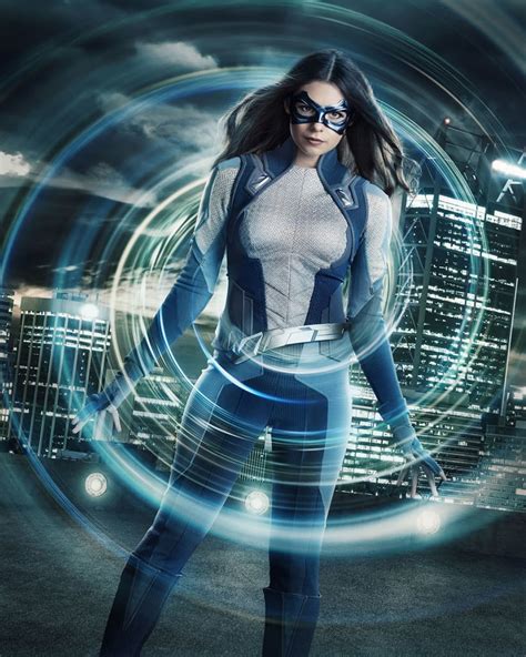 Nicole Maines as Dreamer on The CW's Supergirl Photos | POPSUGAR Entertainment UK