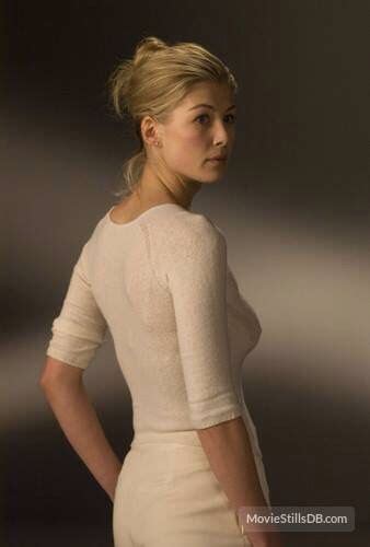 Rosamund Pike | Rosamund pike, Rosamond pike, Celebs