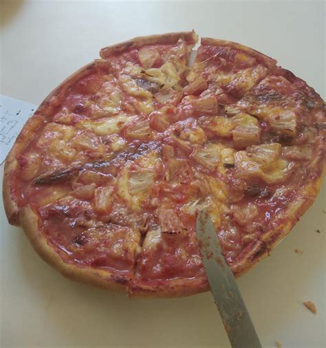 Homemade pineapple and anchovie pizza. : r/shittyfoodporn