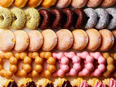 Mister Donut Opens 1st Singapore Pop-Up In Jurong Point With Famous Pon ...