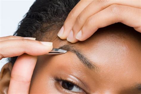 A Lazy Girls Guide to DIY Eyebrow Shaping - Essence