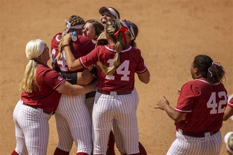 Alabama softball opens WCWS play with dominant victory over Arizona ...