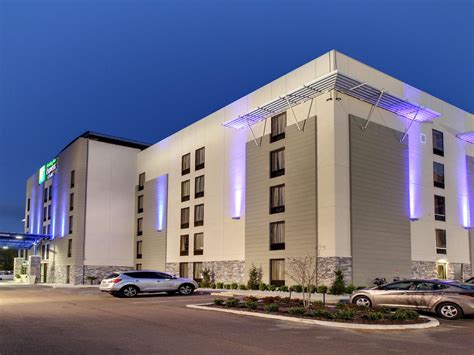 Hotel in Jackson, MS | Holiday Inn Express & Suites Jackson Downtown - Coliseum