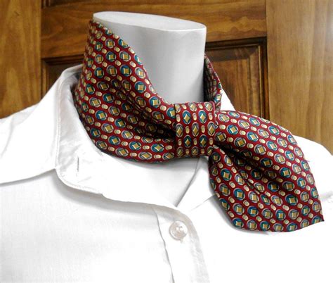 Woman ascot necktie necklace refashioned necktie by CuchiDesigns | Женские галстуки, Мужские ...