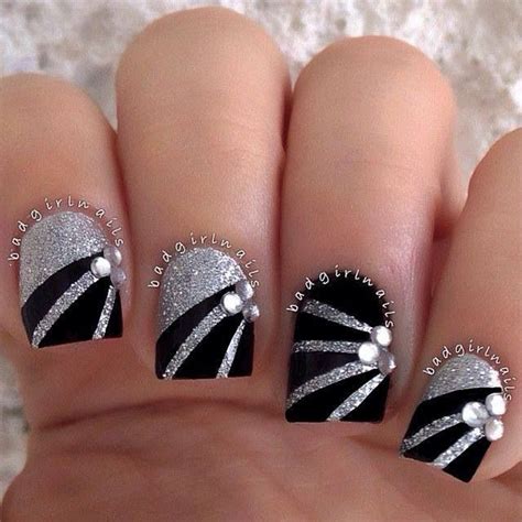Silver and matt black stripes with dimonties. Silver Nail Designs, Silver Nail Art, Glitter Nail ...