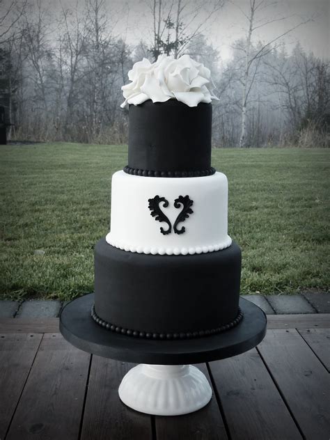 Black & White wedding cake | Bride and groom originally want… | Flickr