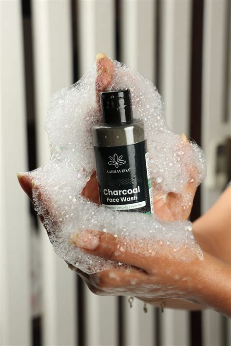 Buy Charcoal Face Wash for Detox & Deep Cleanse