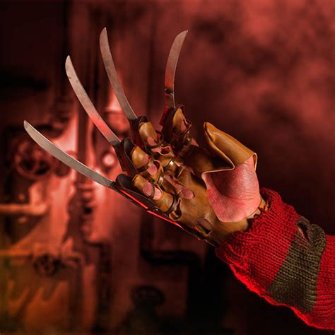 Horror film weapons