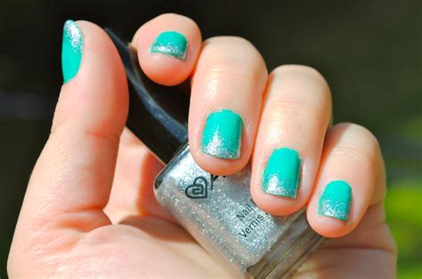 . love & sunshine & nail polish .: Frosted Tips: relief from the heat