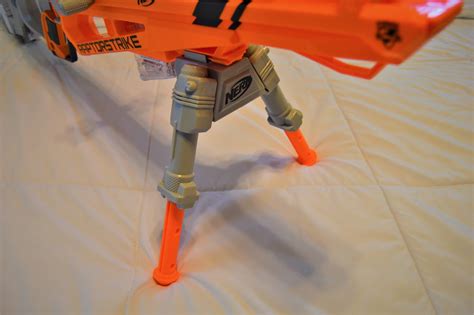 StudioYale: Nerf Accustrike Raptorstrike Review (7/10)