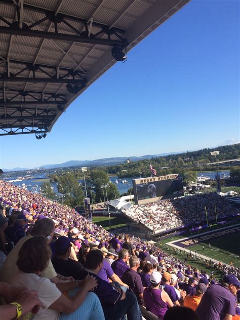 Huskie Stadium was alive and kickin today on the beautiful shores of Lake Washington (640x1136 ...