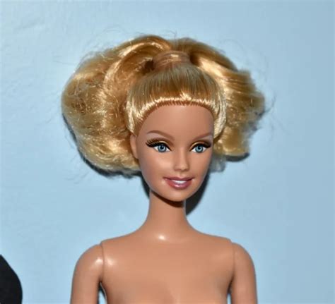ARKANSAS RAZORBACKS CHEERLEADER Barbie Doll - Blonde Ponytail Hair, Blue Eyes $24.99 - PicClick