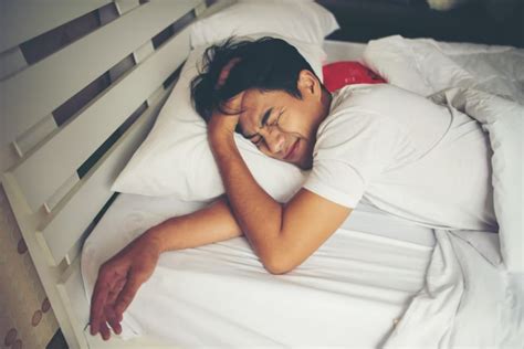 Tossing and Turning In Bed? 6 Effects Of Sleep Deprivation On Overall ...