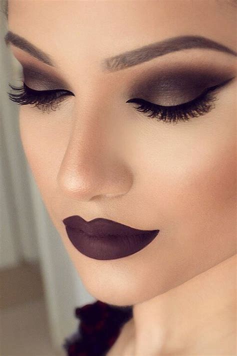 7 Absolutely Essential Tips on How to Wear Dark Lipstick for Beginners ...