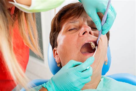 Four Tips to Help Find an Emergency Dentist - Light Breeze Dental ...