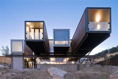 10 Excellent Examples of Works That Adopt the Use of Containers | ArchDaily