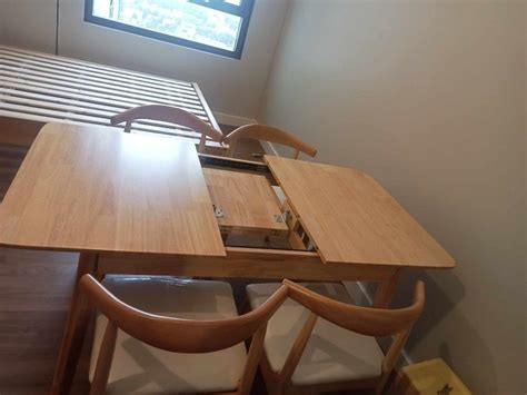 Solidwood expandable table on Carousell