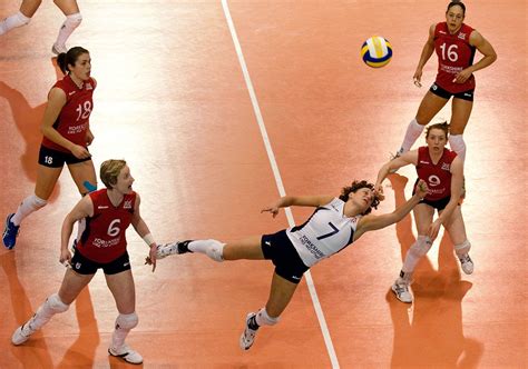 Ultimate Compilation of over 999 Volleyball Images - Spectacular ...