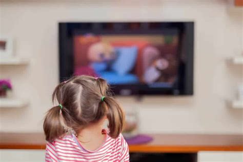 TV: ¿Ayuda o no al desarrollo del lenguaje en niños pequeños? | Psyciencia