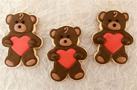 Valentine’s Teddy Bear Heart Decorated Royal Icing Cookies | Teddy bear ...