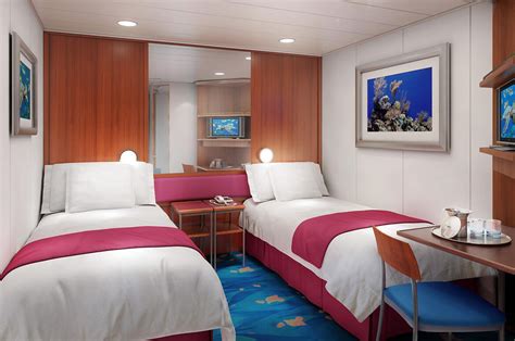 Couple finds crew members having sex in their stateroom | Cruise.Blog