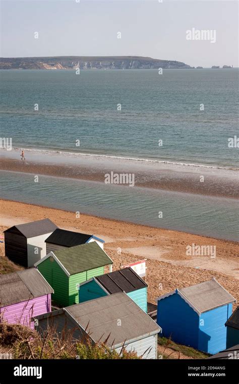 New Milton beach, Hampshire, England, looking across to the Needles on the Isle fo Wight Stock ...