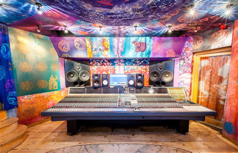 Strongroom Studios announces office space for rent - AllStudios