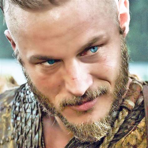 Travis Fimmel Ragnar Eyes / Vikings Ragnar Lodbrok This Scene Always Brings A Tear To My Eye ...