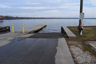 Lake Waccamaw Canal Cove Boating Ramp, Lake Waccamaw, NC, USA - Boat Ramps on Waymarking.com