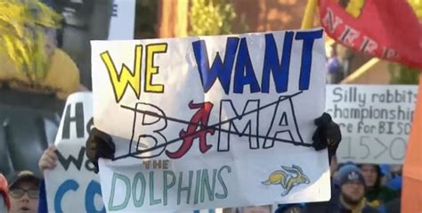 College GameDay Signs (28 pics)