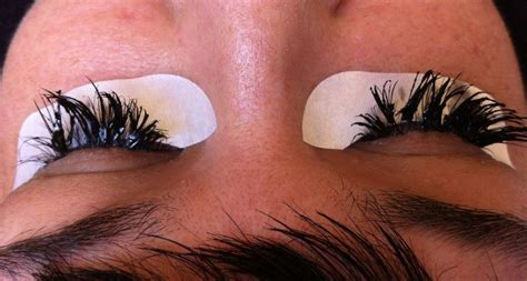 7 Signs of a Bad Lash Job — Nicole Fae | Bad eyelash extensions, Diy ...