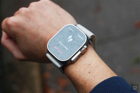 Apple Watch Ultra review: A big smartwatch with some little quirks | Mobi me
