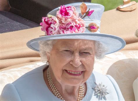 British/ world history. Monarchy: 13 Reasons Queen Elizabeth II Will Never Give Up the Throne ...