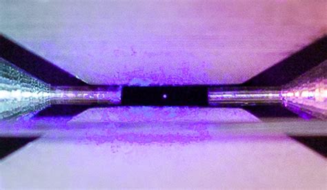 This Breathtaking Science Photo Shows a Single Trapped Atom : ScienceAlert