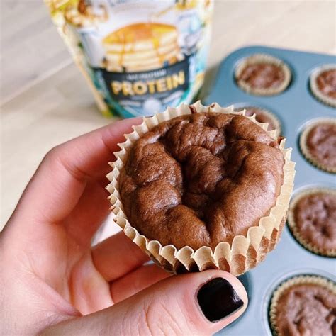 High-Protein Chocolate Breakfast Muffins - The Fit Feed by Reed