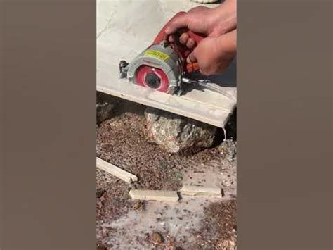 How the marble cutter machine works - YouTube